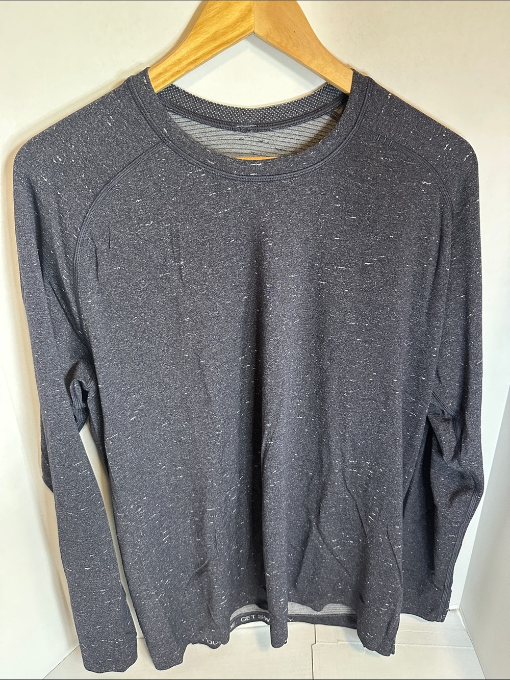 Men's Lululemon Long-Sleeve Crew Neck Shirt - Heather Charcoal